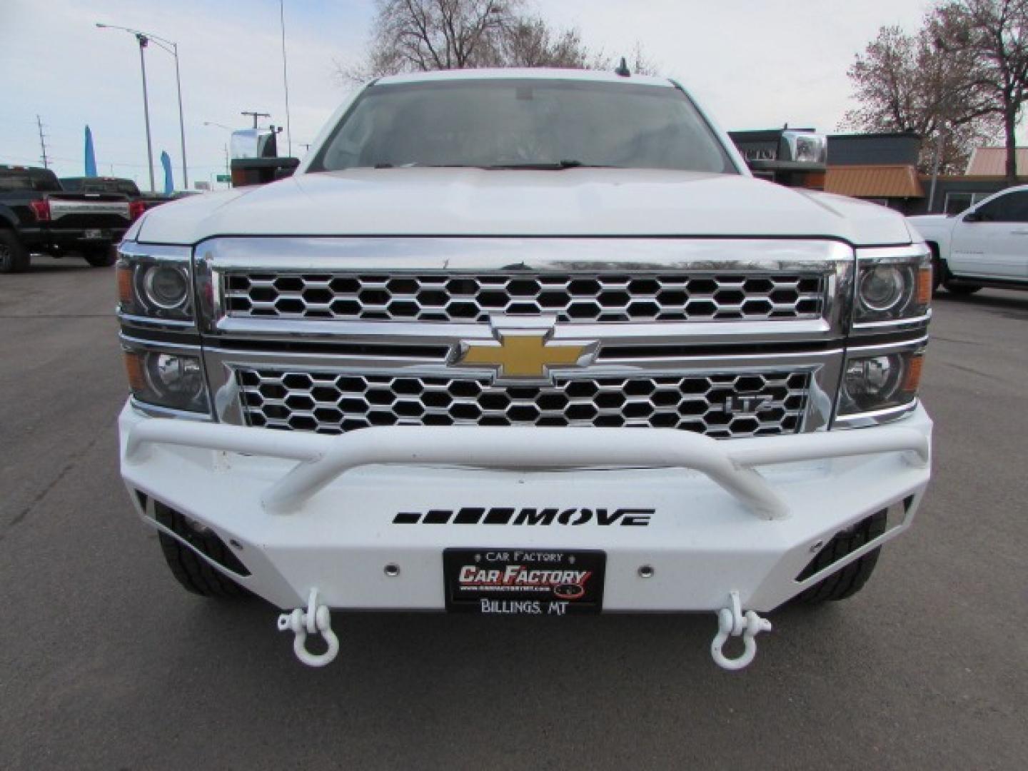 2015 White /Black Chevrolet Silverado 1500 LTZ Crew Cab Short Box 4WD (3GCUKSEJ7FG) with an 6.2L Ecotec gasoline engine, 6 speed automatic transmission, located at 4562 State Avenue, Billings, MT, 59101, (406) 896-9833, 45.769516, -108.526772 - Photo#5